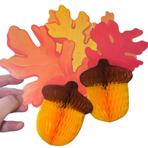 Vintage Honeycomb Tissue 12” Acorns Fall Thanksgiving AMSCAN  EUC ORIGINAL PACK - Picture 1 of 7